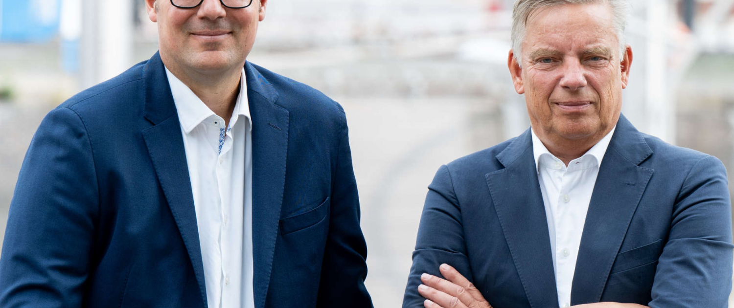 Menschen schaffen Vertrauen, Kreativität und Lösungen – auch wenn modernste Technik versagt. Die Führungsphilosophie der von Saldern Gruppe im Gespräch mit Dietrich von Saldern und Robert Nienhaus. (v.r.n.l.)