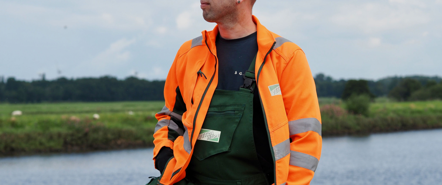 Meister ihres Fachs - Warum ohne Mischmeister nichts läuft. Sven Grothe ist Mischmeister und leitet das Werk Oldenburg der Fertigbeton von Saldern GmbH & Co. KG