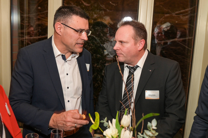 Silvio Günther, HeidelbergCement Logistik GmbH und Matthias Gleimius, von Saldern Logistik GmbH & Co. KG im Austausch