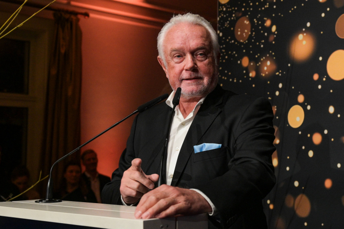 Wolfgang Kubicki, der kurzfristig für die verhinderte Marie-Agnes Strack-Zimmermann eingesprungen war, lieferte in seiner Rede die schärfsten Töne des Abends und erhielt dafür großen Applaus